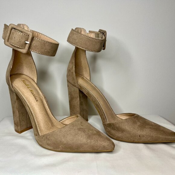 Tan Suede Size 6 Pointed Toe Heel - Picture 1 of 4
